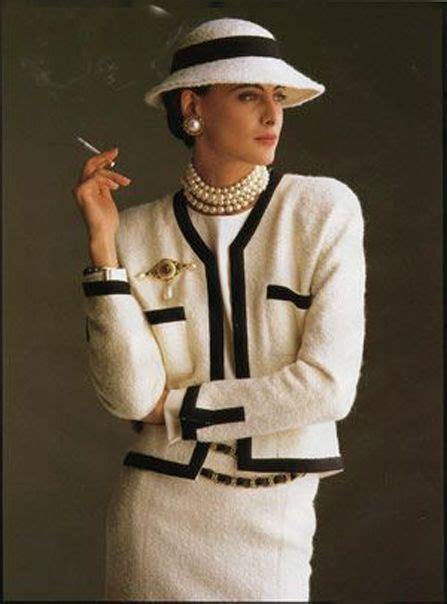 tailleur chanel classique|gabrielle chanel costume.